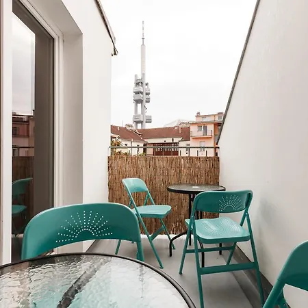 Duplex Zizkov アパート プラハ