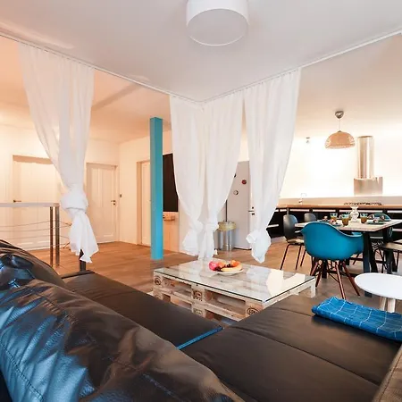 Duplex Zizkov アパート プラハ