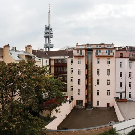 Duplex Zizkov アパート プラハ
